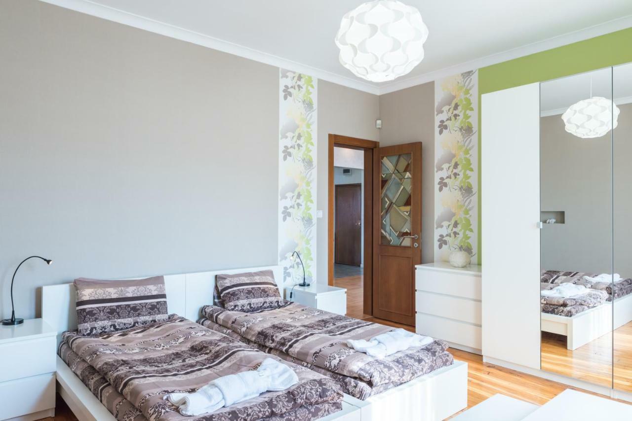 100кв.м. 2 спалень, 2 окремих ванних Квартира в Sofia City Center Екстер'єр фото